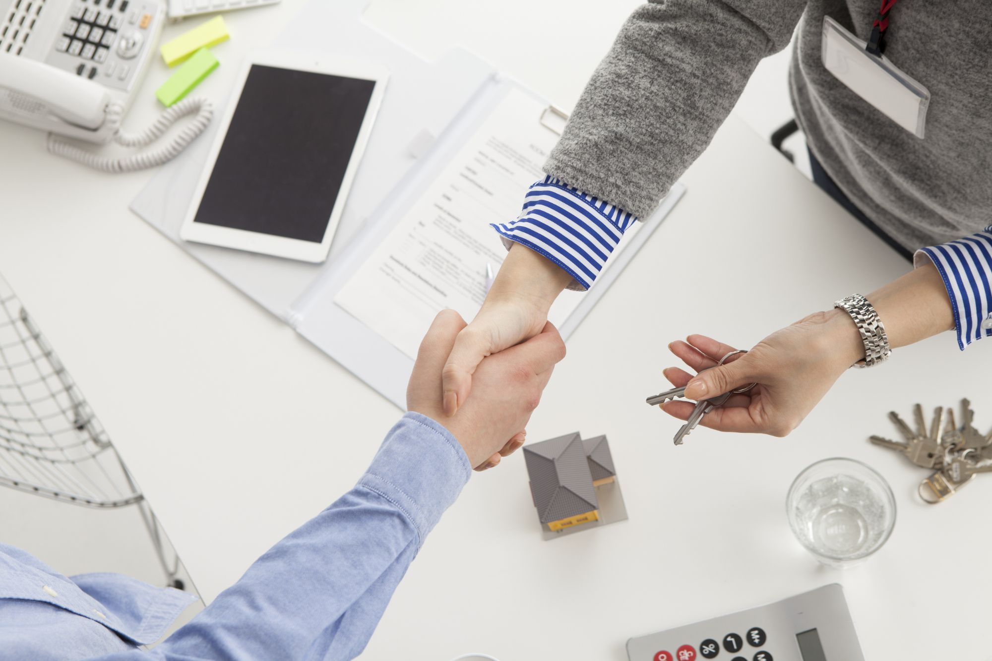 Control de visitas y cierre de la operación. INMOBILIARIA CASA ESTEPONA en Estepona